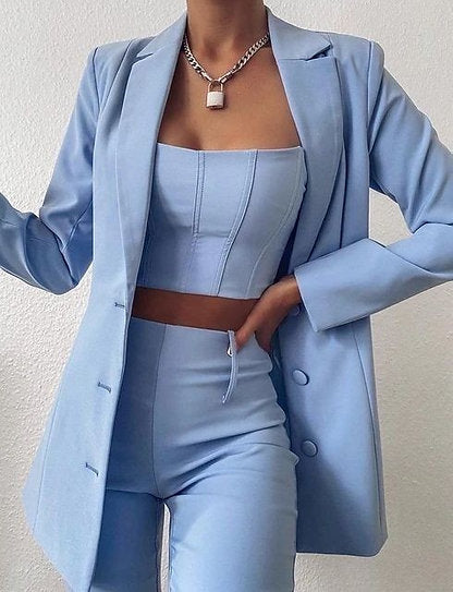 Aricia — Conjunto: blazer, croptop corset y pantalón bota recta
