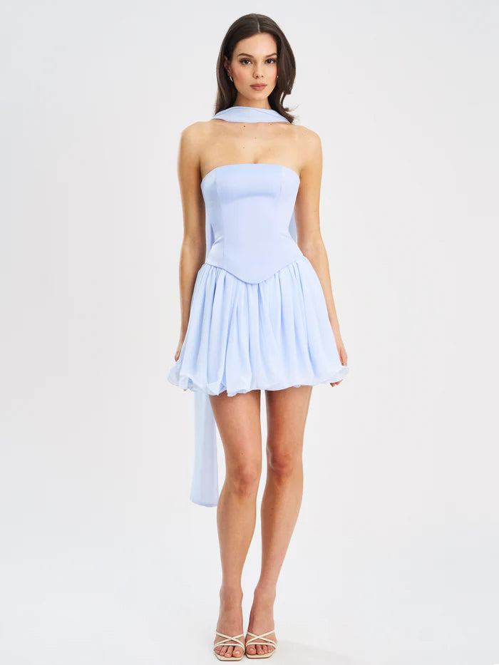 Jena — Vestido mini en conjunto: corset strapless y falda