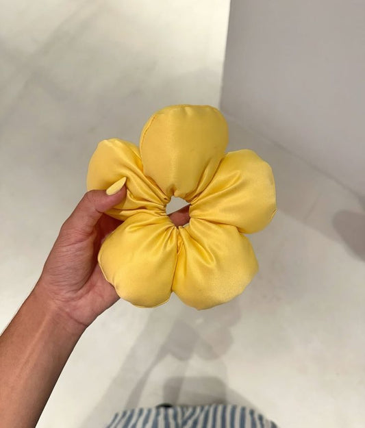 Scrunchie flor grande
