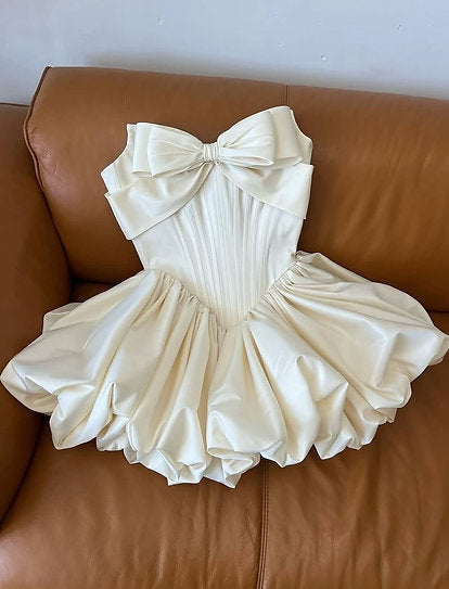 Winter — Vestido mini corset falda globo con moño