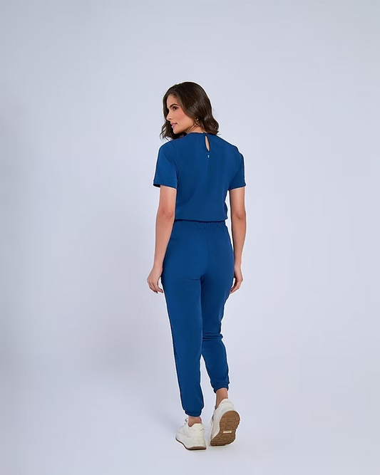 Diana — Uniforme con pantalón encauchado