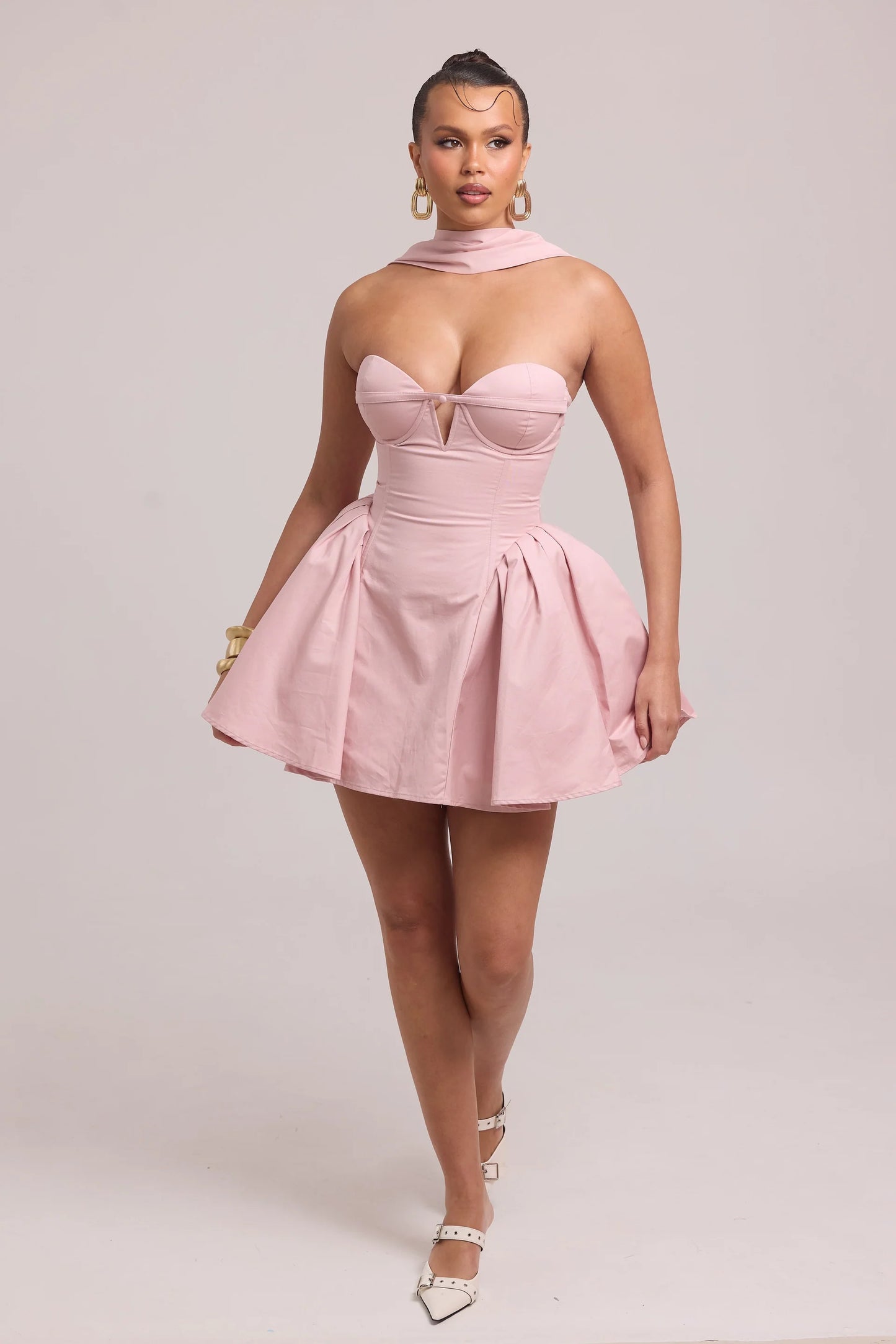 Tess — Vestido mini con volantes