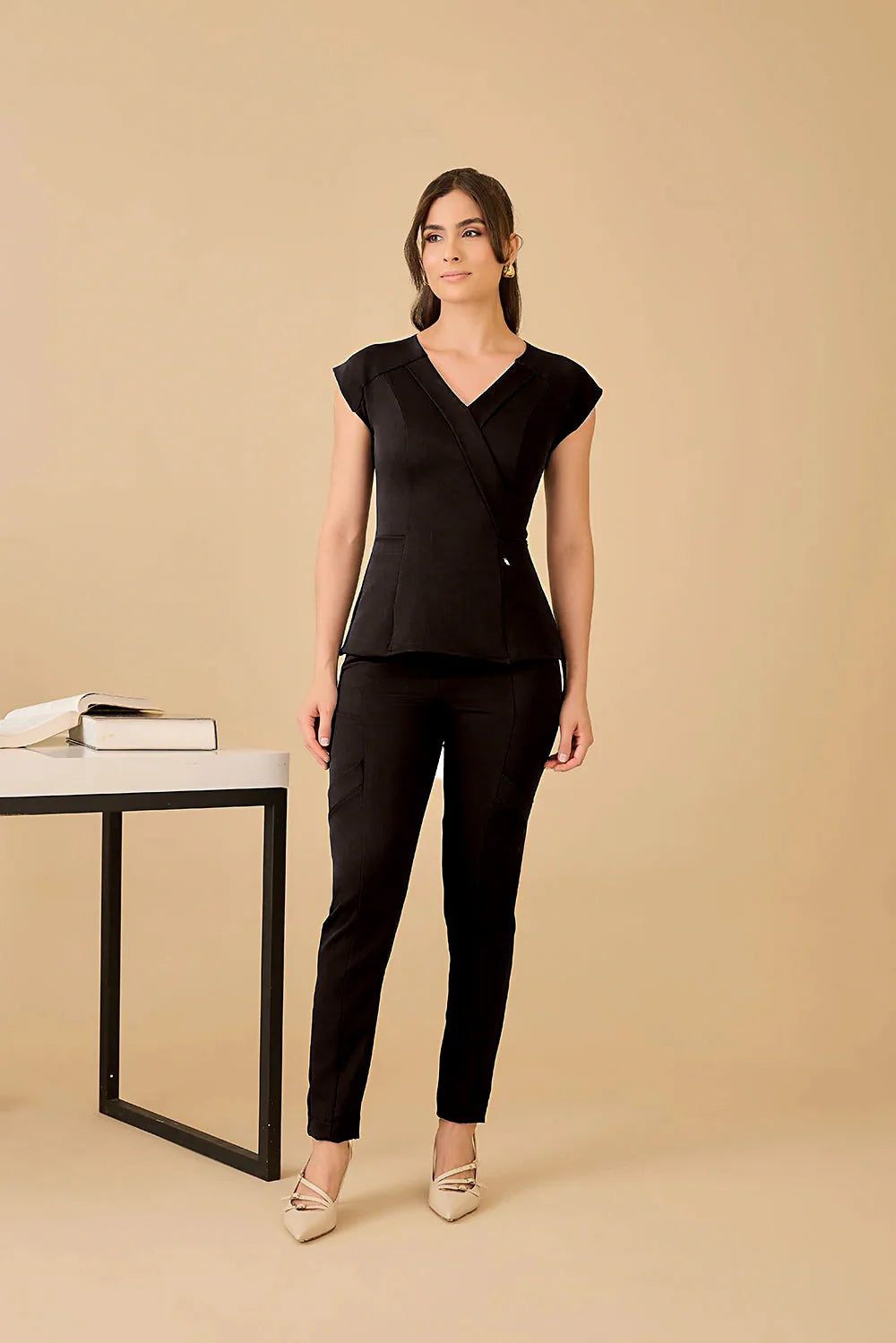 Adela — Uniforme