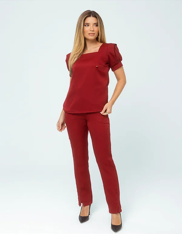 Adriana — Uniforme con pantalón encauchado