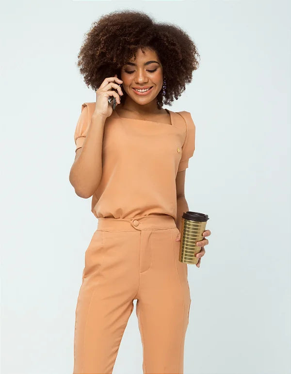 Adriana — Uniforme con pantalón encauchado