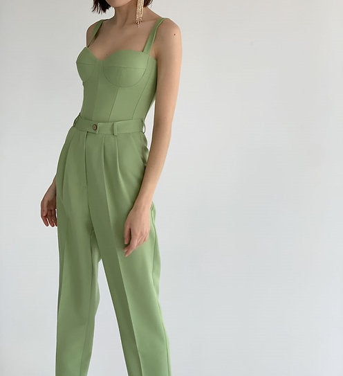 Amaris — Conjunto: blazer, croptop corset y pantalón