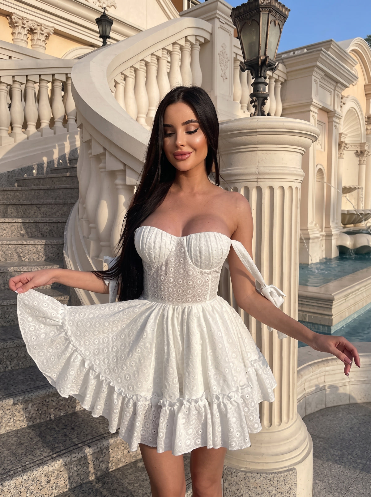 Amorella — Vestido mini corset con lazos
