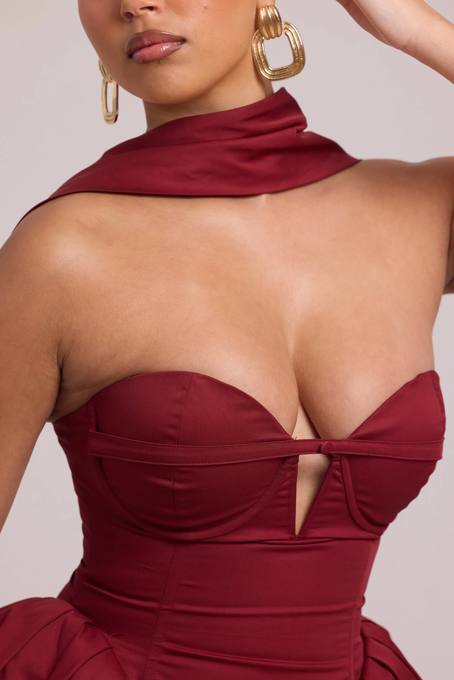 Tess — Vestido mini con volantes
