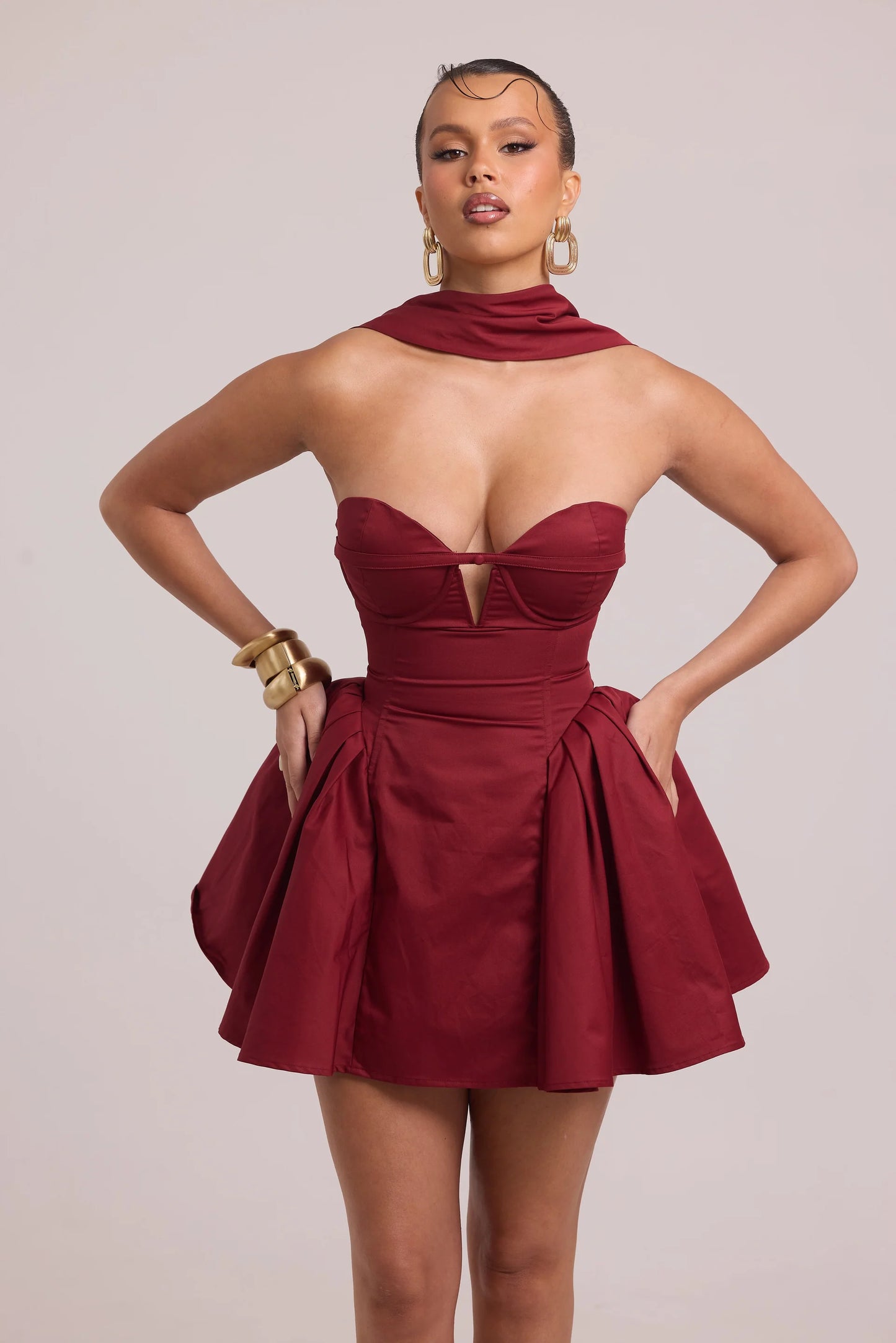 Tess — Vestido mini con volantes