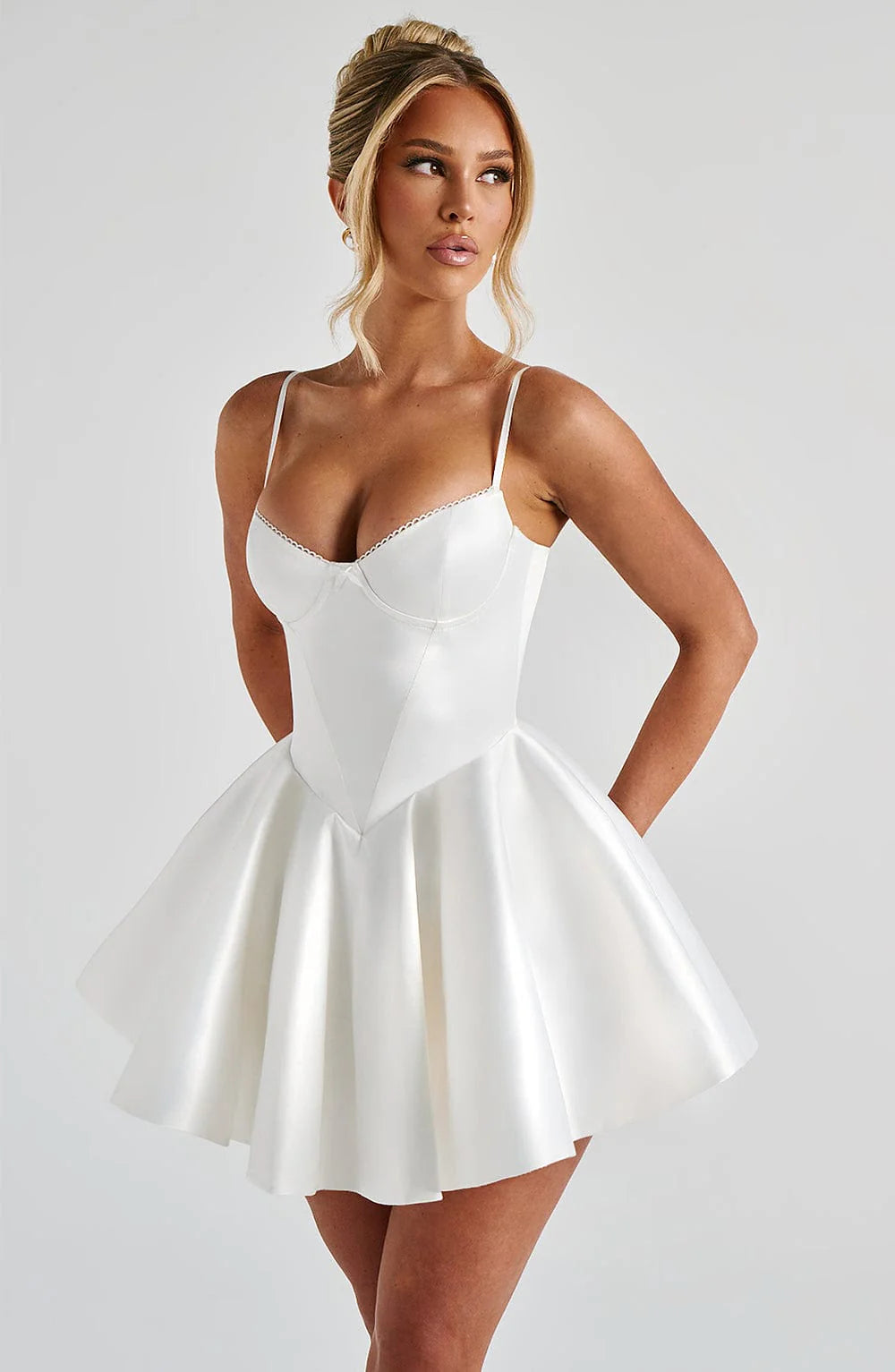 Cailín — Vestido mini con volantes