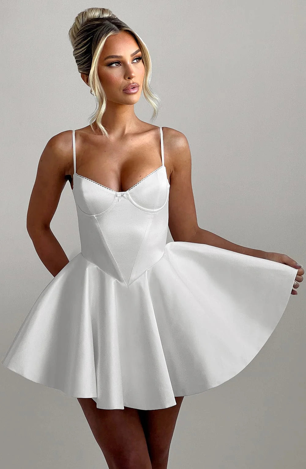 Cailín — Vestido mini con volantes