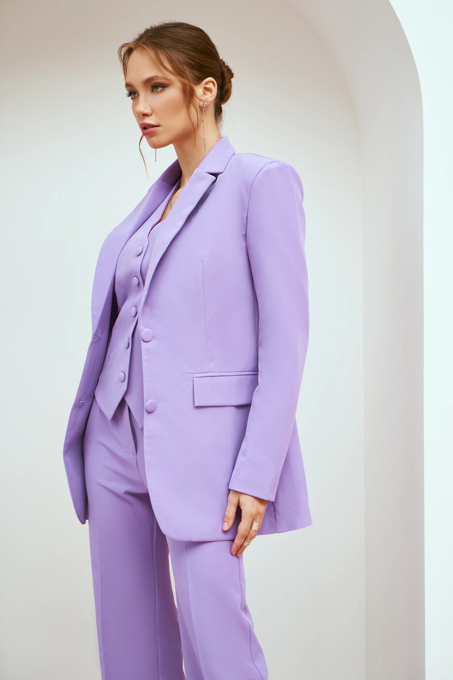 Denisse — Conjunto: blazer, chaleco y pantalón bota recta
