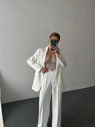 Eliza — Conjunto: blazer, croptop corset y pantalón