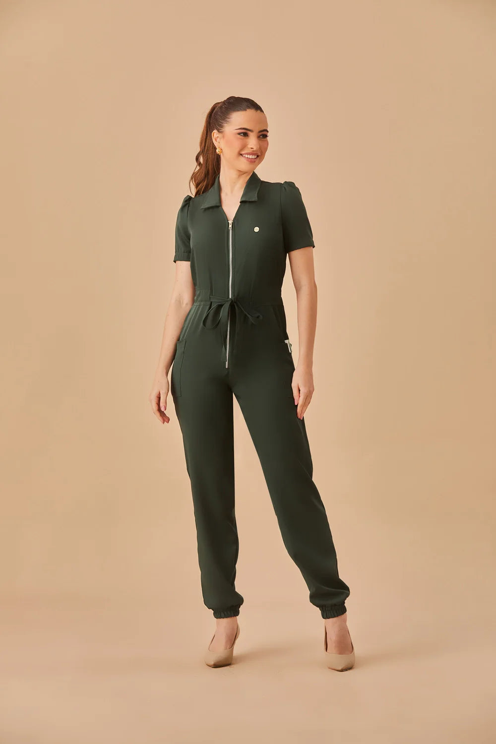 Elizabeth — Uniforme enterizo con pantalón encauchado y lazo