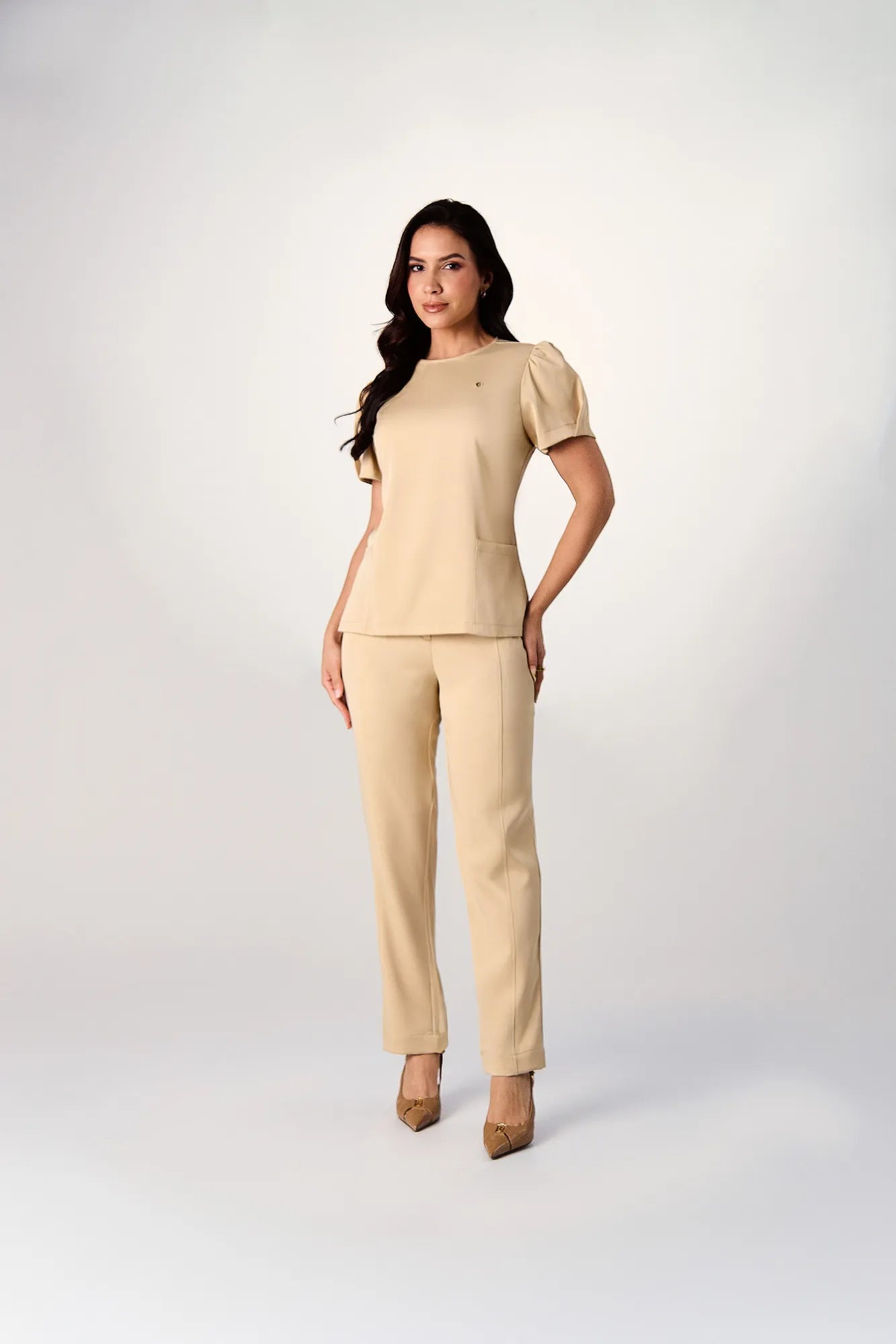 Érica — Uniforme con pantalón encauchado