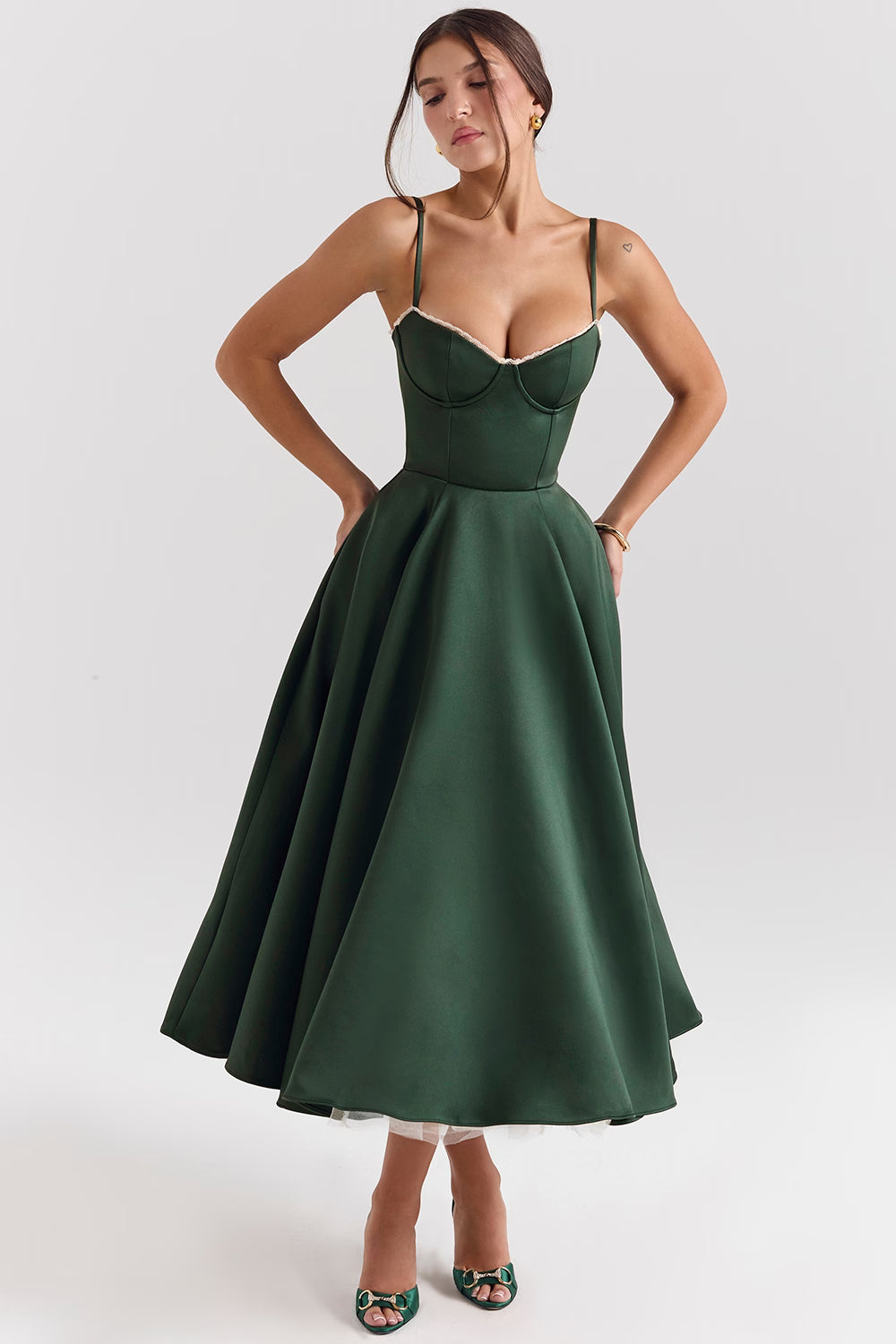 Evangeline — Vestido midi con transparencia a los costados