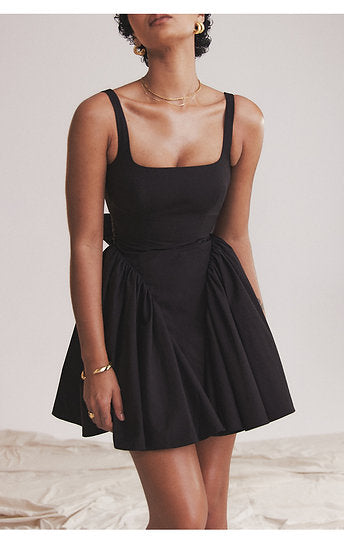 Freja — Vestido mini espalda descubierta con lazo