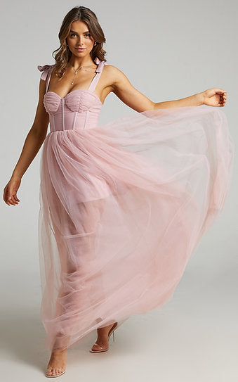 Genevieve — Vestido maxi con lazos