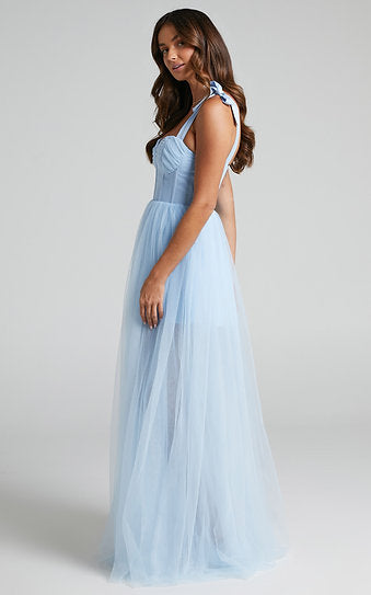 Genevieve — Vestido maxi con lazos