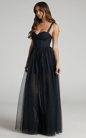 Genevieve — Vestido maxi con lazos
