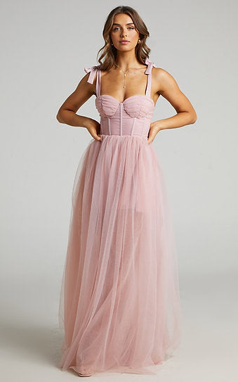 Genevieve — Vestido maxi con lazos
