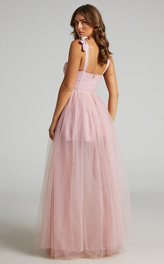 Genevieve — Vestido maxi con lazos