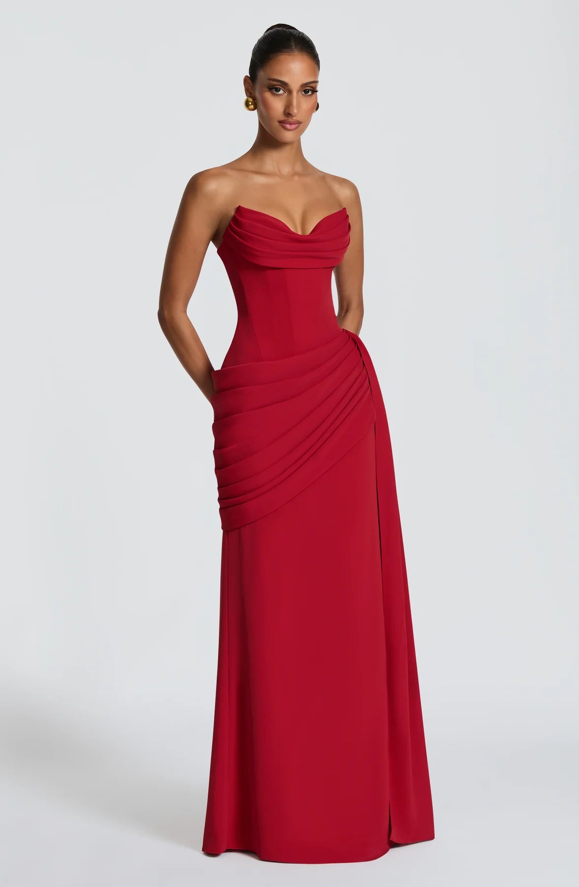 Indira — Vestido maxi corset con cola lateral