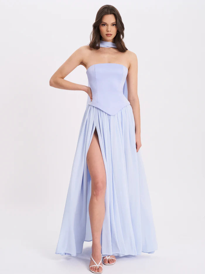 Jena — Vestido maxi en conjunto: corset strapless y falda con abertura