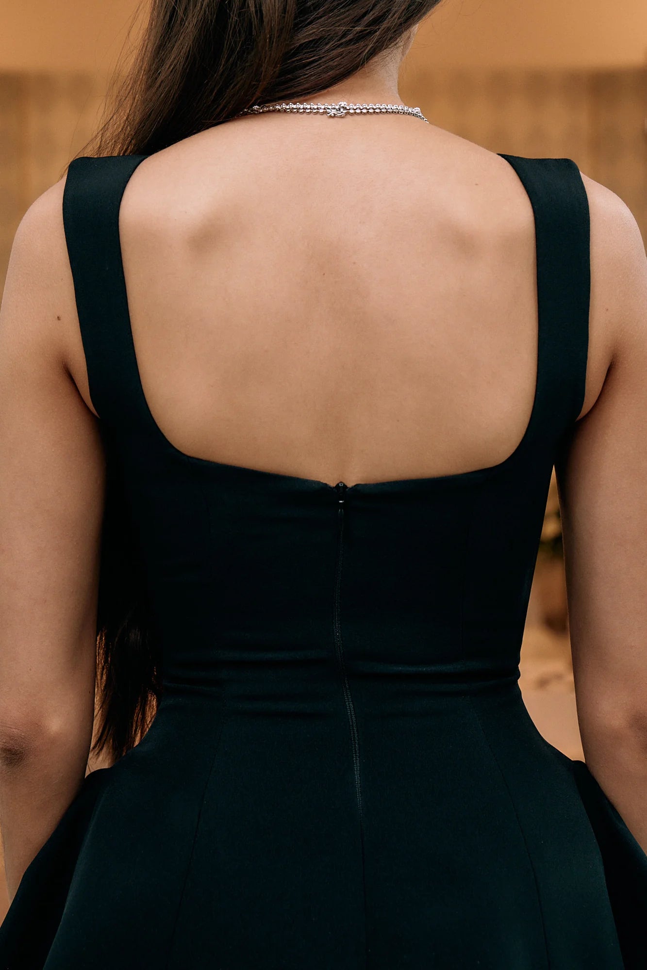 Kallie — Vestido mini con volantes