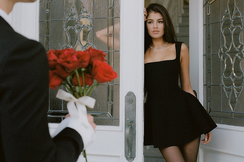 Kallie — Vestido mini con volantes