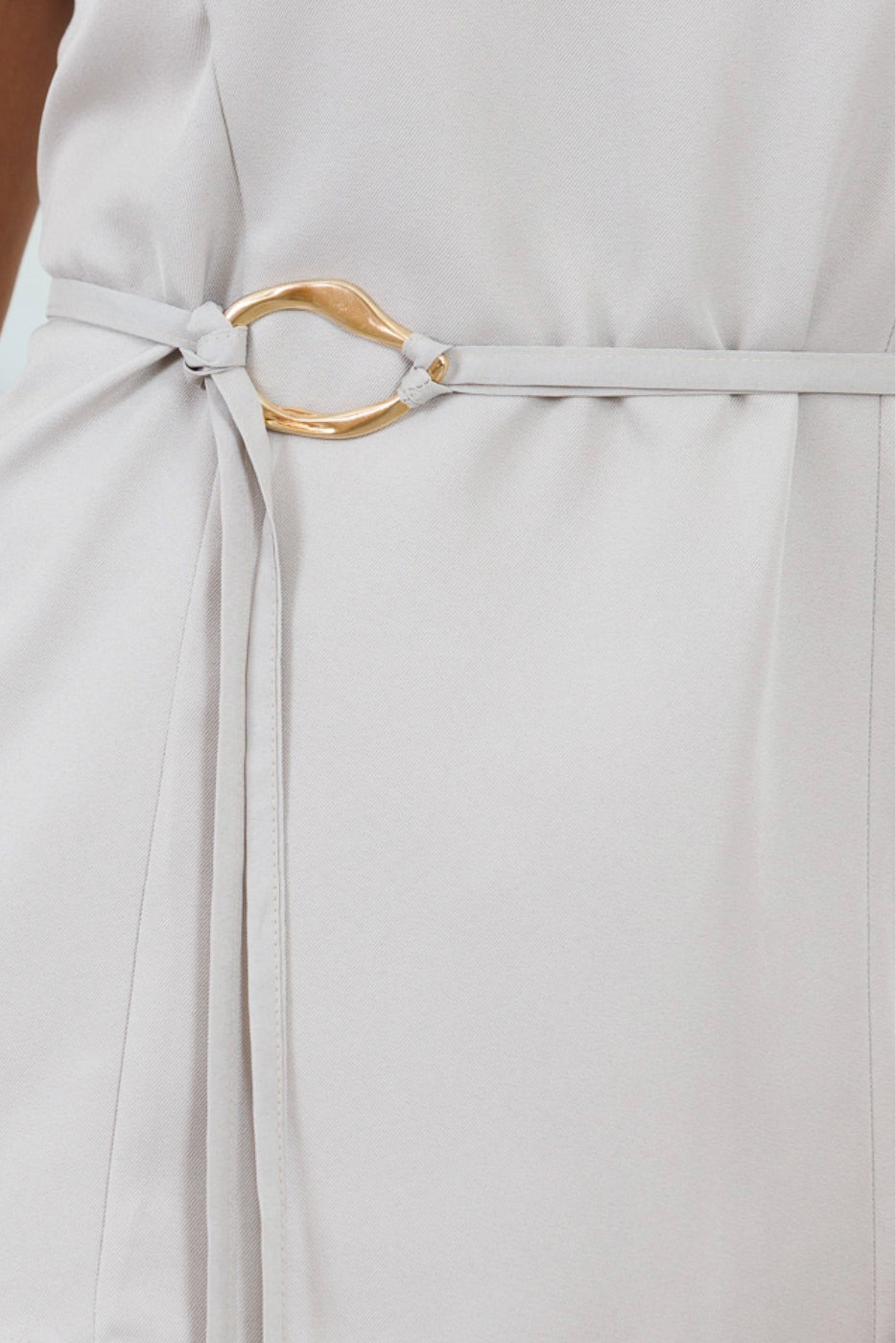 Leire — Uniforme con lazo