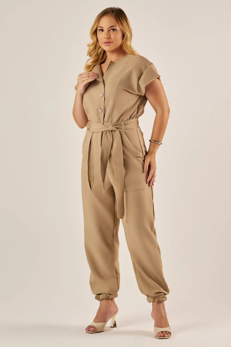 Lucy — Uniforme enterizo con lazo