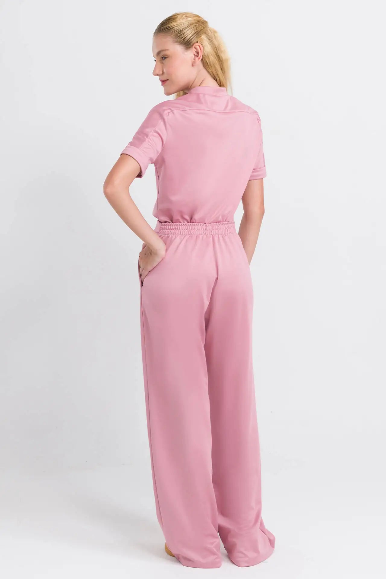 Mahra — Uniforme con pantalón encauchado