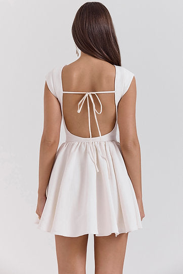 Marianne — Vestido mini espalda descubierta con lazo