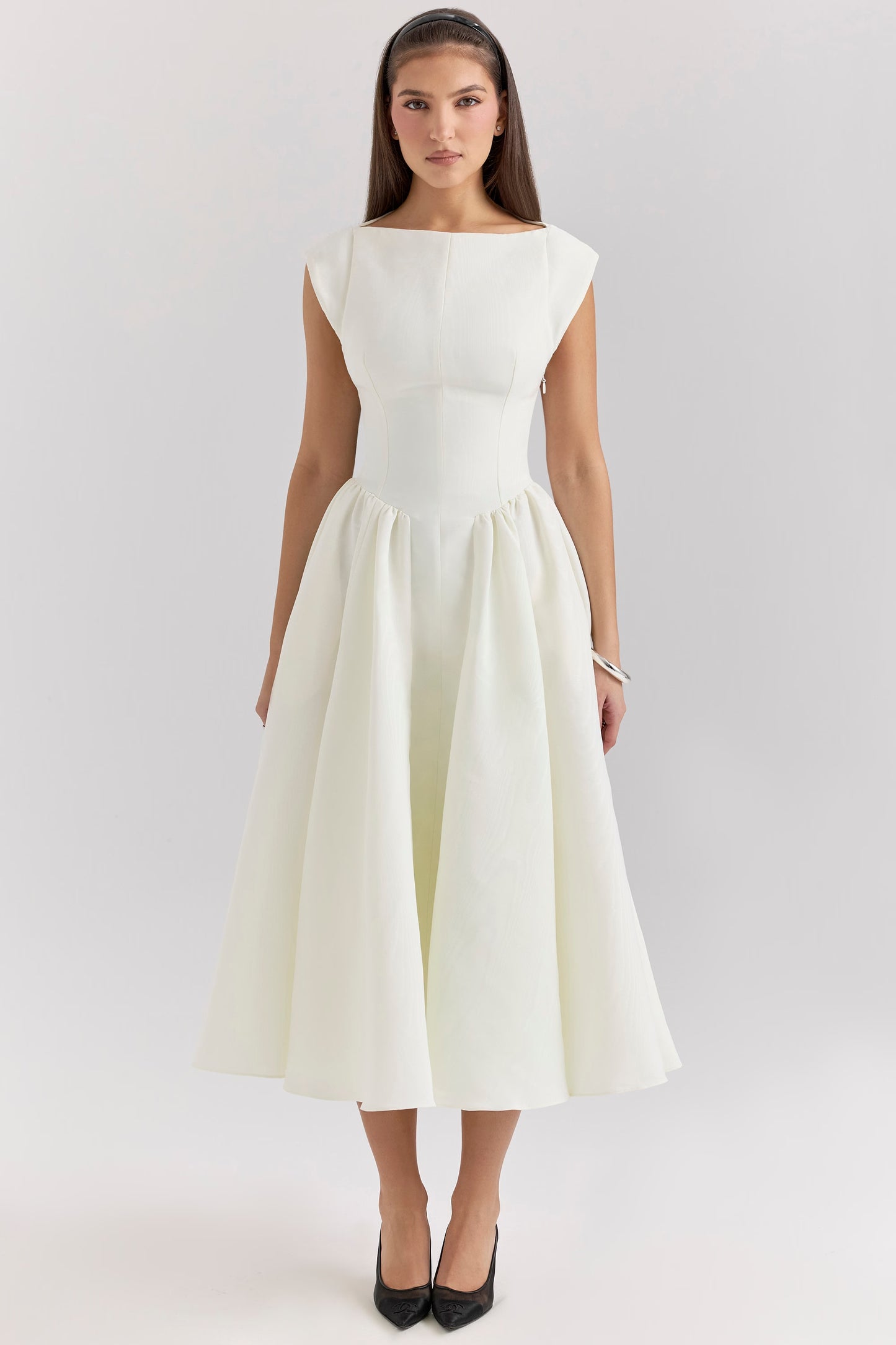 Meghan — Vestido midi con espalda descubierta