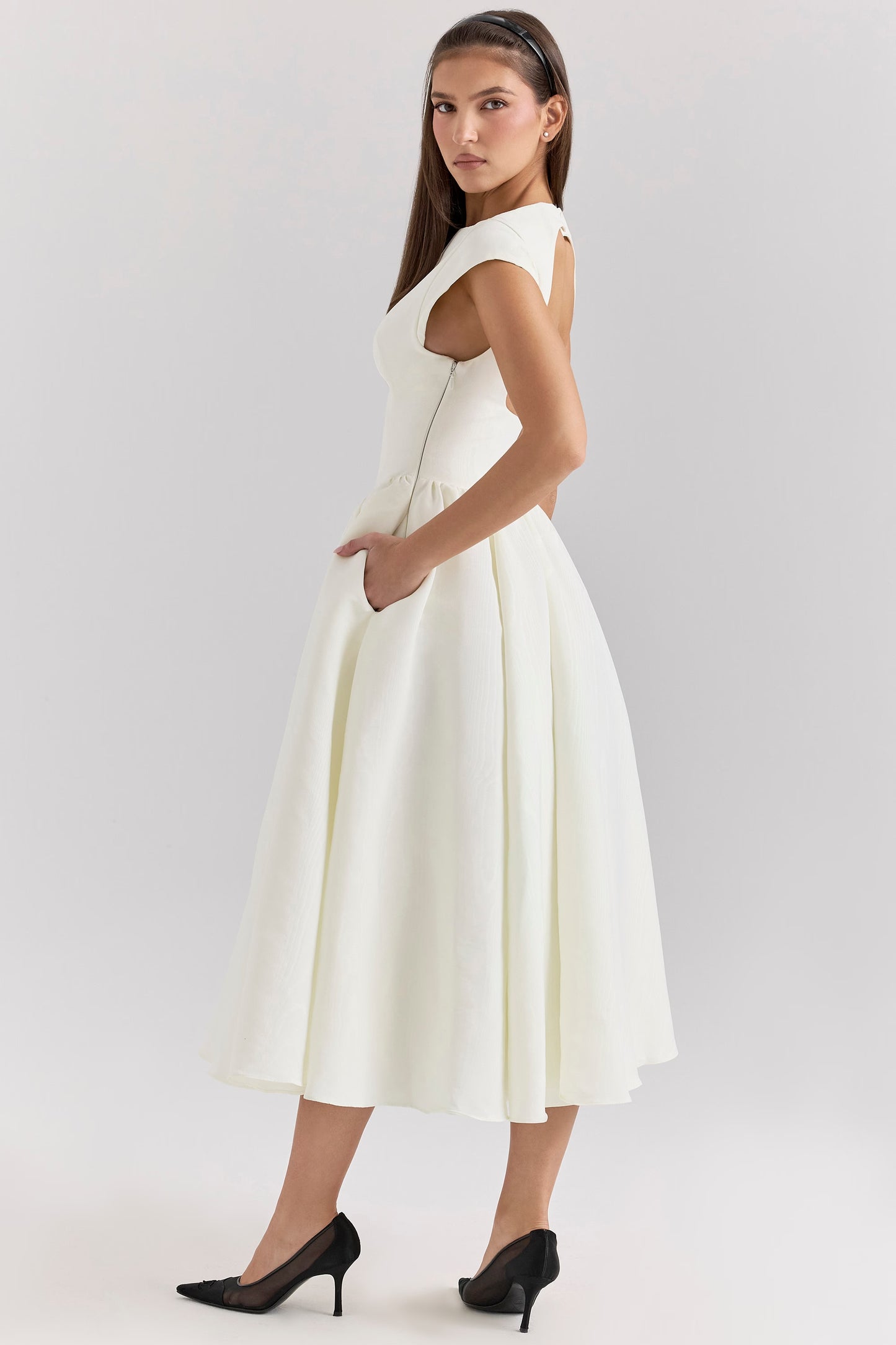 Meghan — Vestido midi con espalda descubierta