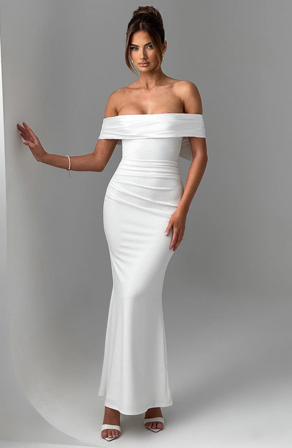 Regina — Vestido maxi con moño