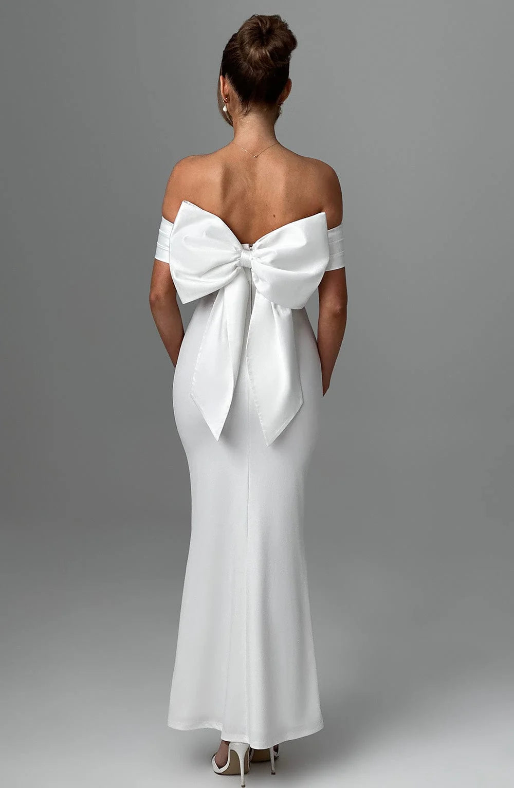 Regina — Vestido maxi con moño