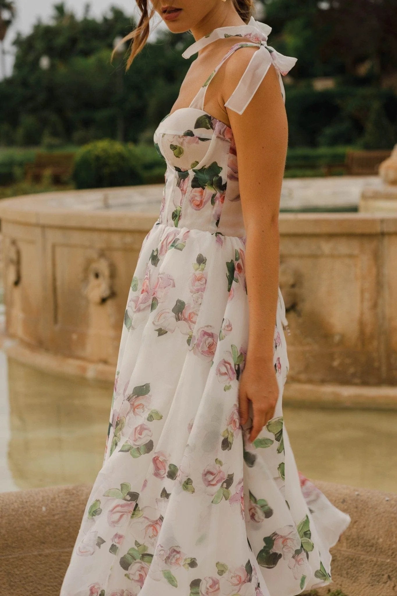 Rosaline — Vestido midi corset con lazos
