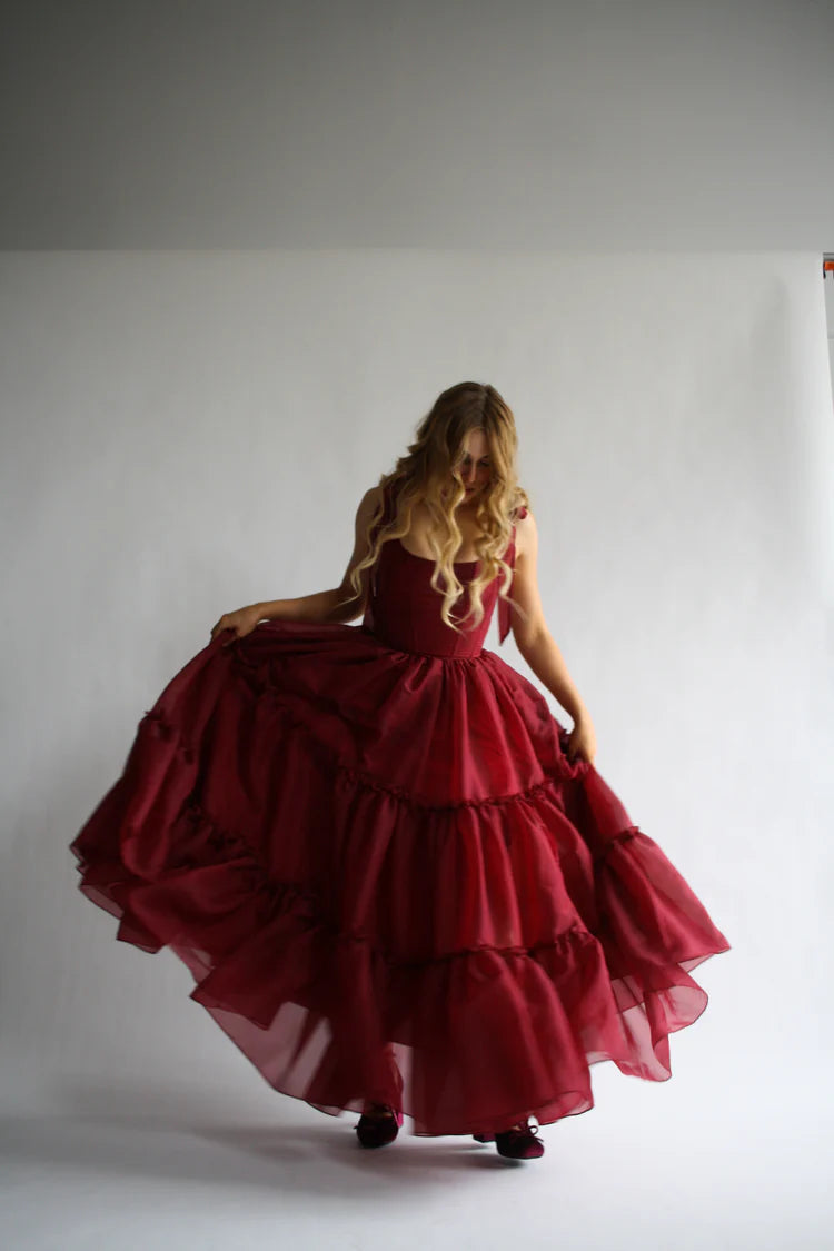 Saffira — Vestido maxi corset con volantes y lazos