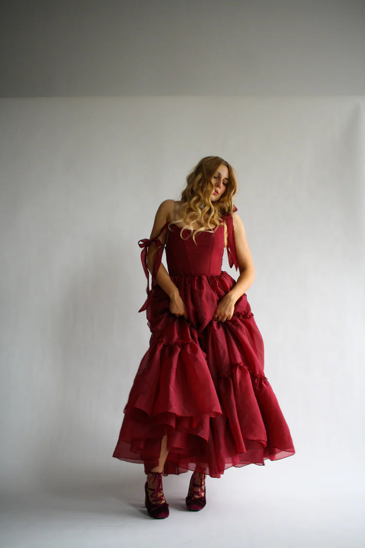 Saffira — Vestido maxi corset con volantes y lazos