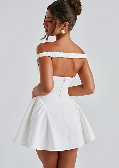 Sally — Vestido mini con volantes