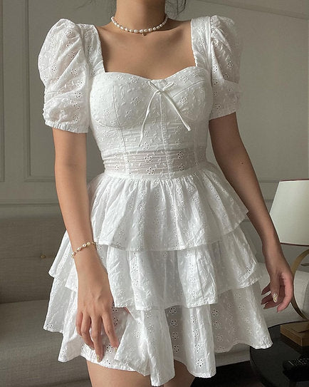 Sasha — Vestido mini con volantes