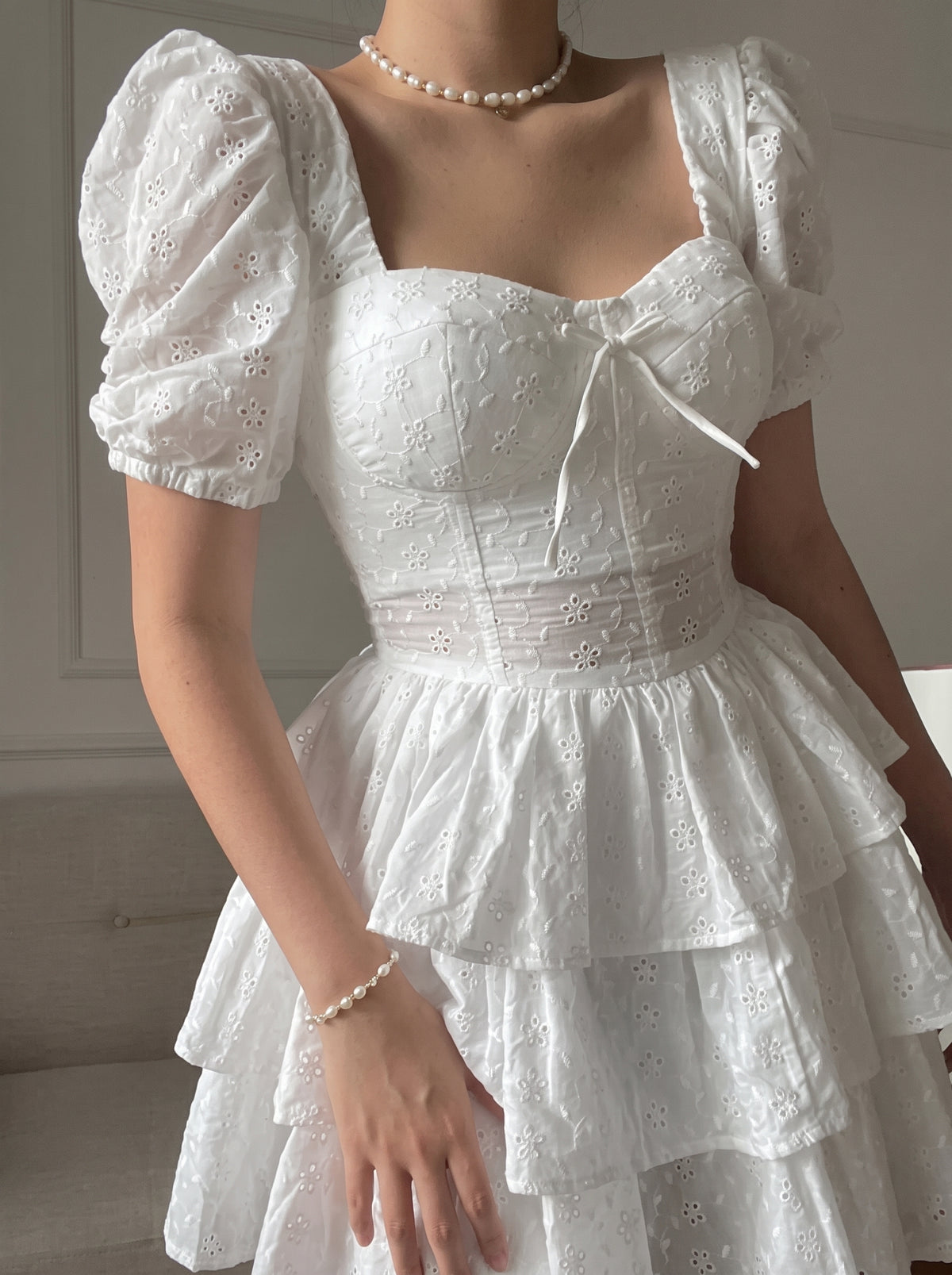 Sasha — Vestido mini con volantes