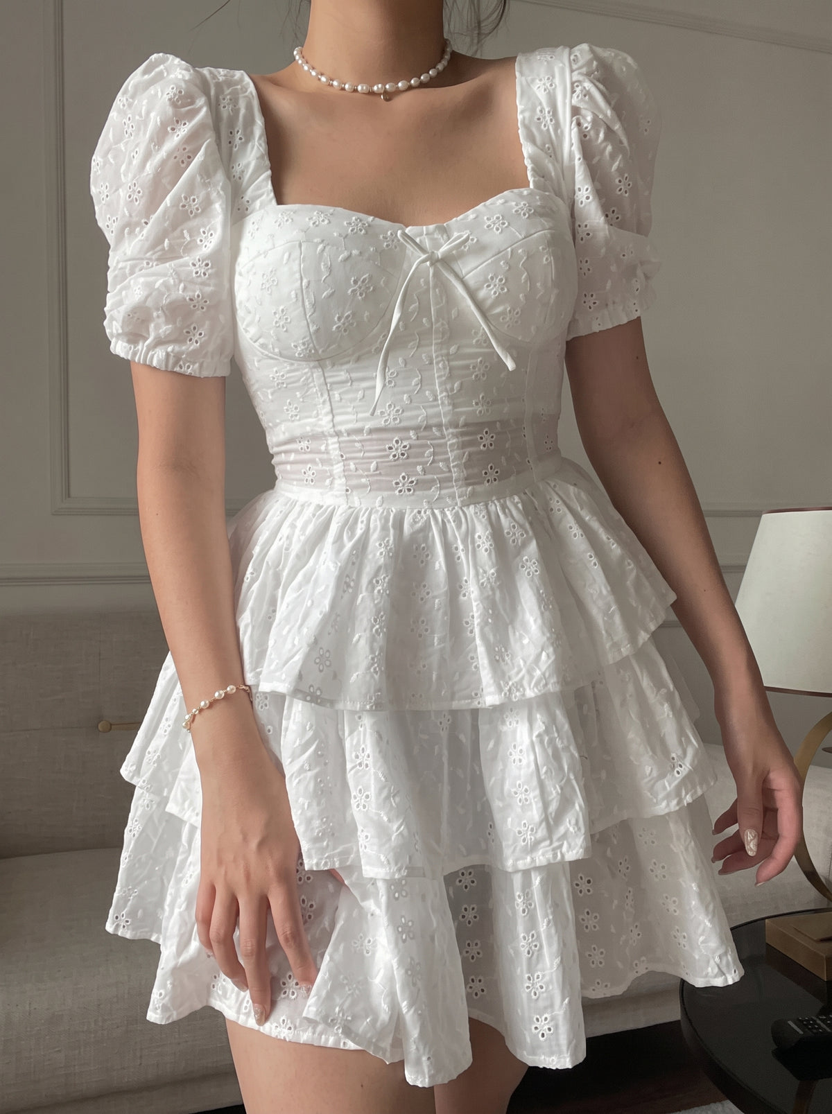 Sasha — Vestido mini con volantes