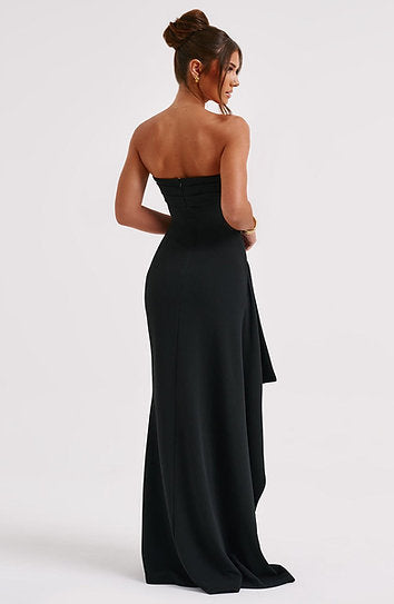 Selena — Vestido maxi con abertura y volante