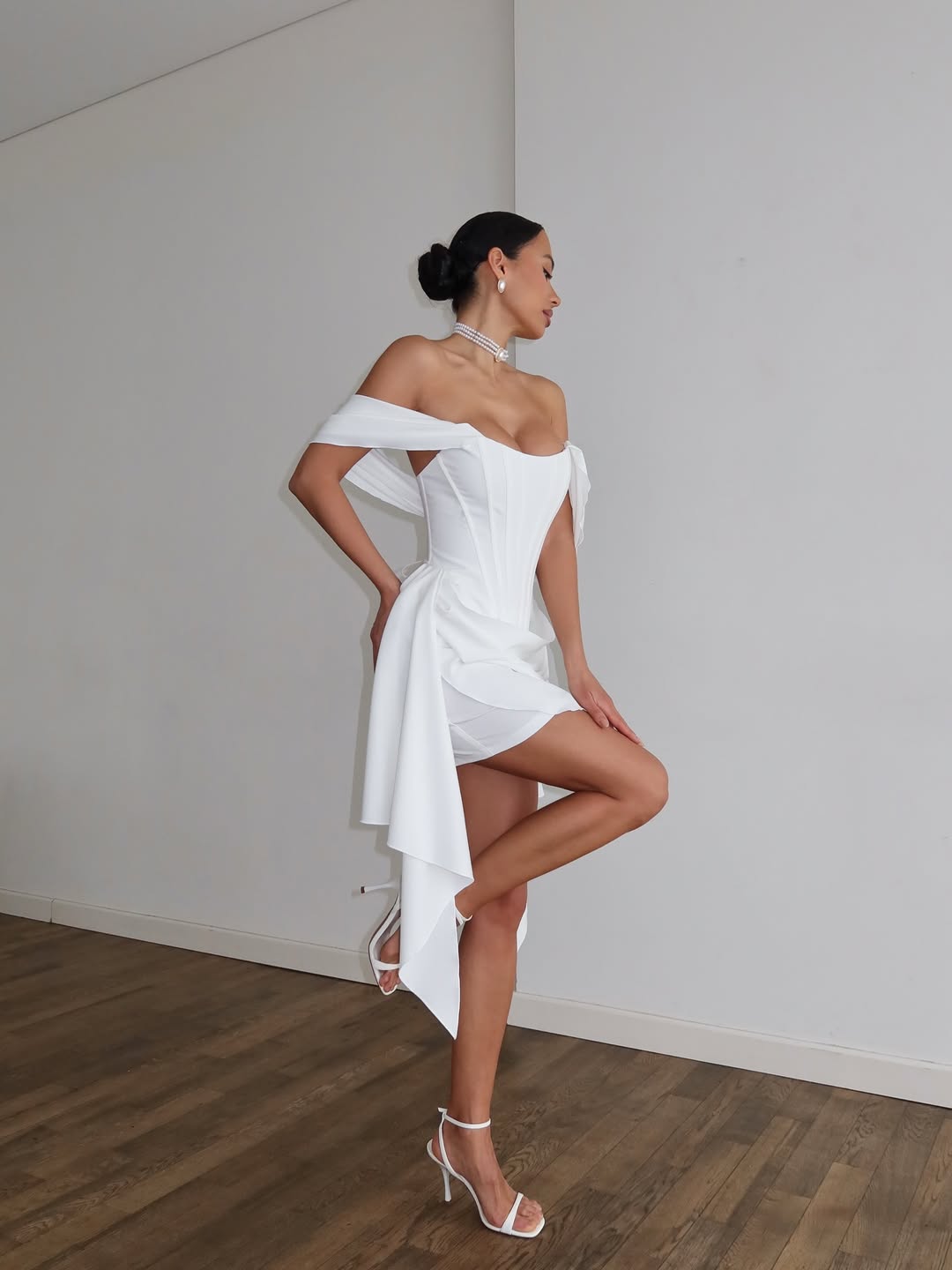 Selene — Vestido mini corset con volantes