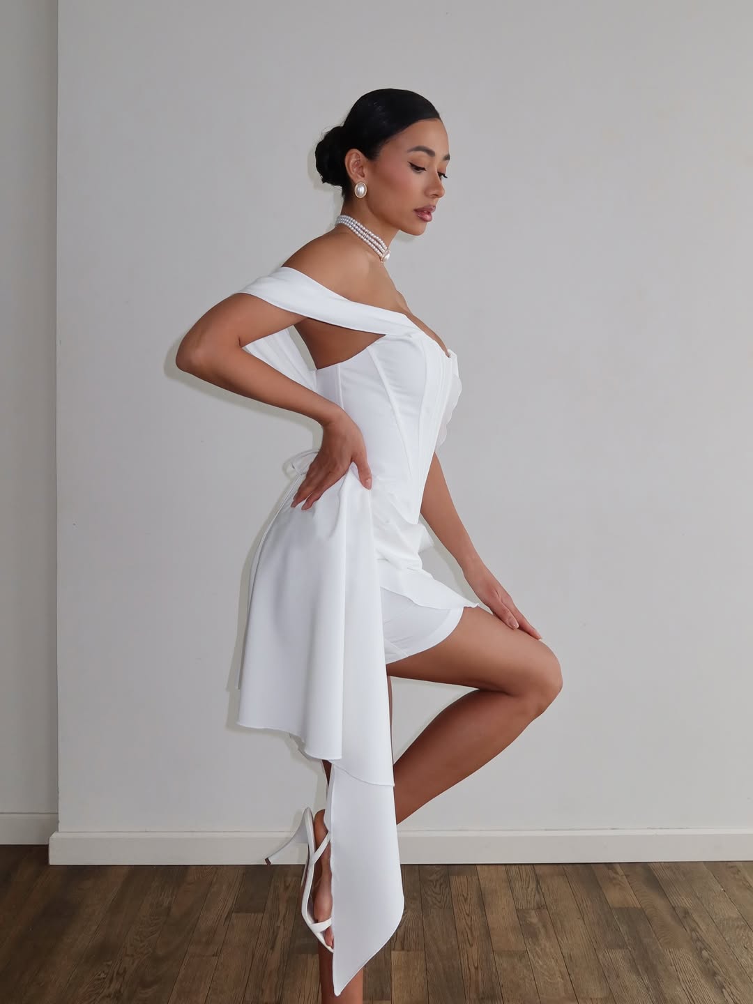 Selene — Vestido mini corset con volantes