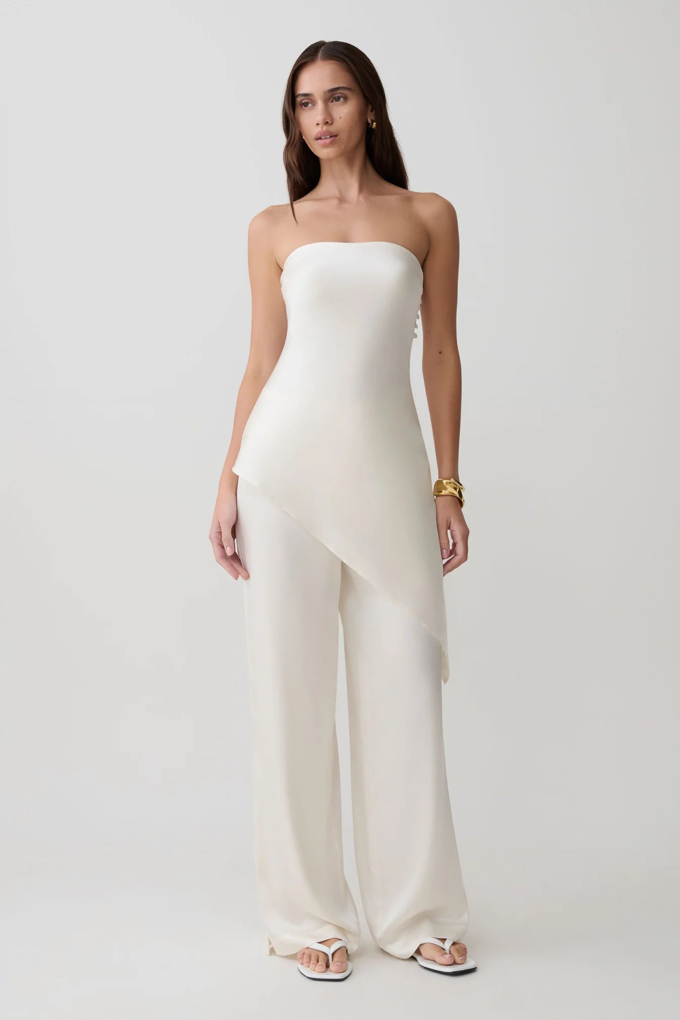 Sheila — Conjunto: blusa strapless y pantalón ancho