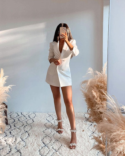 Sienna — Vestido mini tipo blazer con espalda descubierta